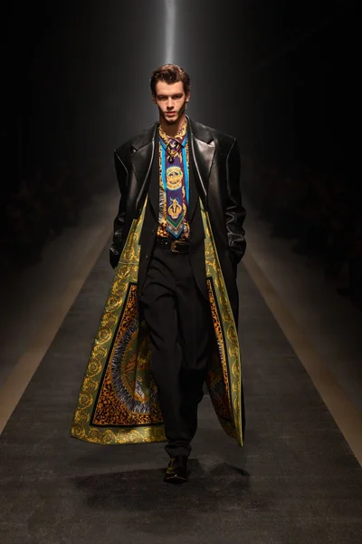 Look 5